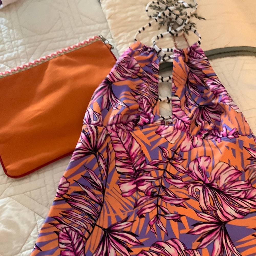 NWOT💜Cute tankini top muliti color purple. orange, black and white ties. Size M